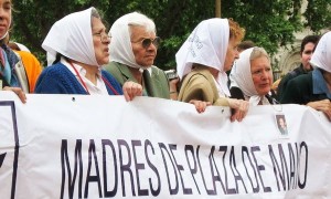 Madres de Plaza de Mayo, Argentina